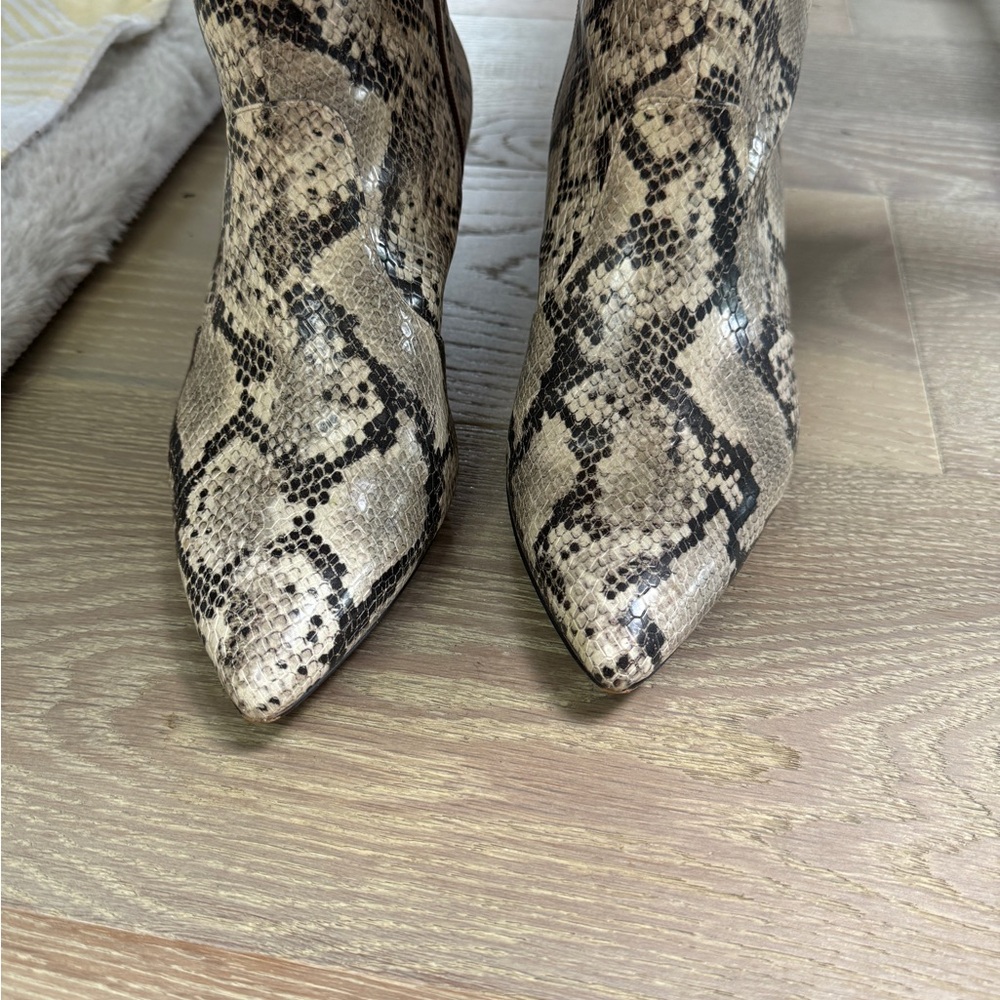 Clark’s size 9